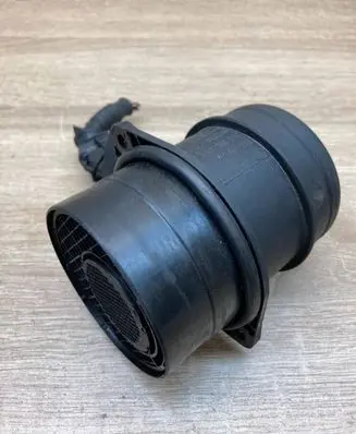 Opel Omega B2 Mass air flow meter 24462266 0281002564