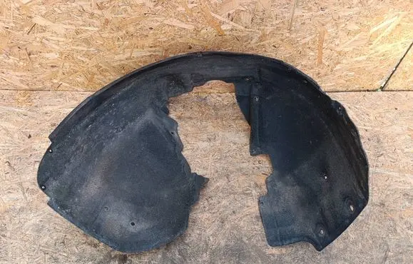 Front wheel arch liner splash guards