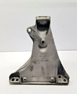 Volkswagen PASSAT B5.5 Engine mounting bracket 8D0199308L nr7832