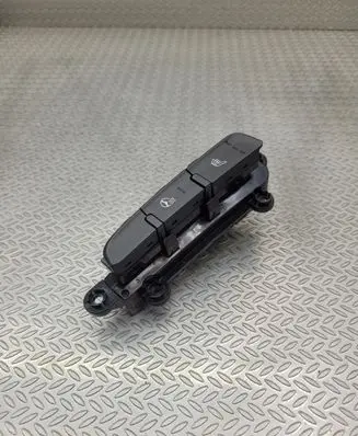 Hyundai Kona I Steering wheel heating switch 93310J9MG0 3V72FD1000