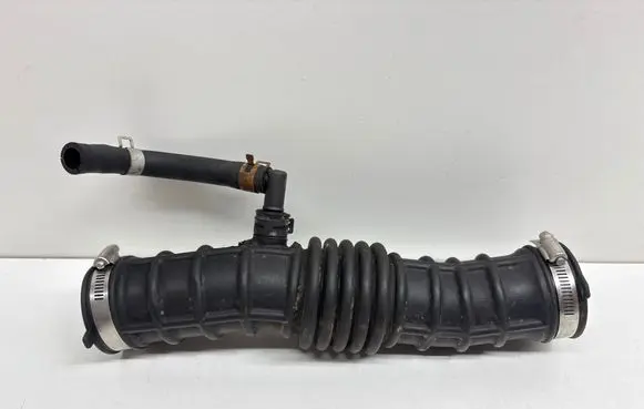 Nissan Juke I F15 Turbo air intake inlet pipe/hose