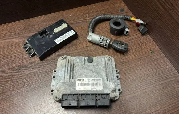 Renault Master II Engine control unit/module 0281013364 8200635663