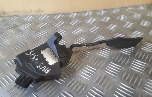 Toyota Avensis T270 Accelerator throttle pedal 7811005021 04981622943
