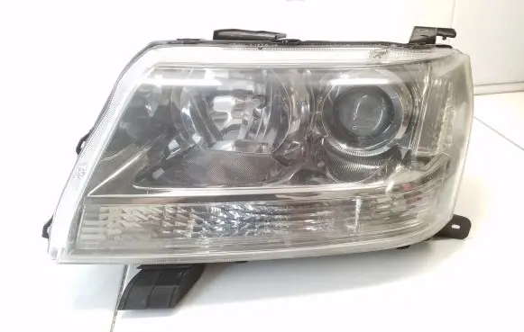 Suzuki Grand Vitara II Headlight/headlamp KOITO10059079 KOITO10059083