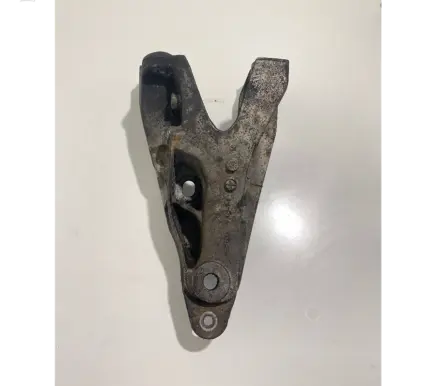 Volkswagen Transporter - Caravelle T5 Engine mounting bracket 7E0199370