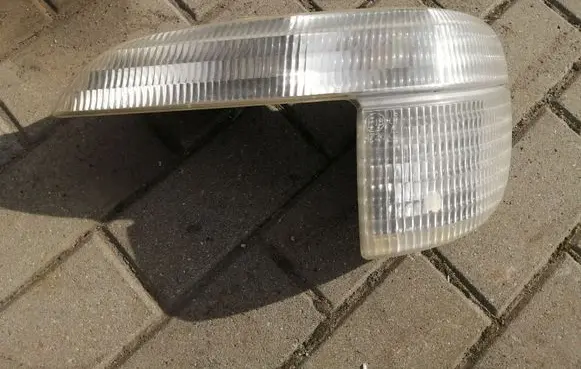 Ford Explorer Front indicator light