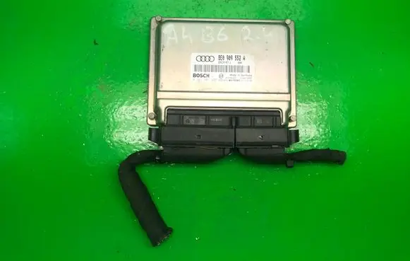 Audi A4 S4 B6 8E 8H Engine control unit/module ECU 8E0909552A 0261207495