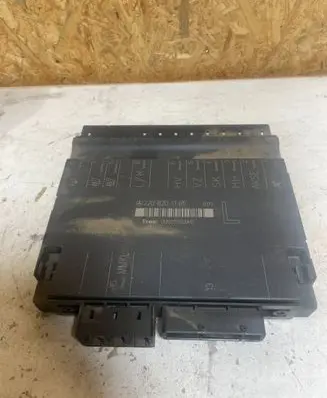 Mercedes-Benz S W220 Seat control module 2208201185 00007653A5