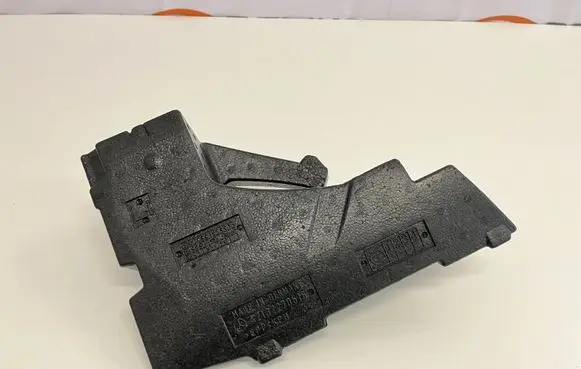 Mercedes-Benz E W213 Other trunk/boot trim element A2137270516