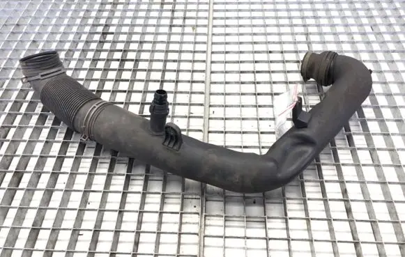 Skoda Octavia Mk2 (1Z) Air intake hose/pipe 1K0129654AA