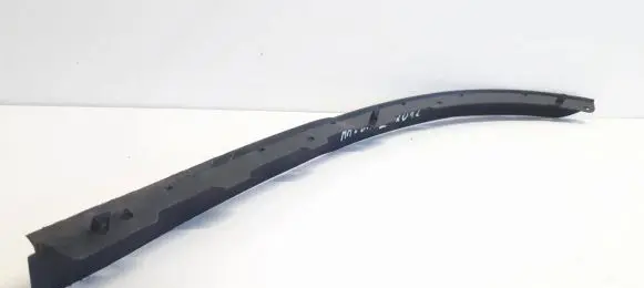 Front bumper lip