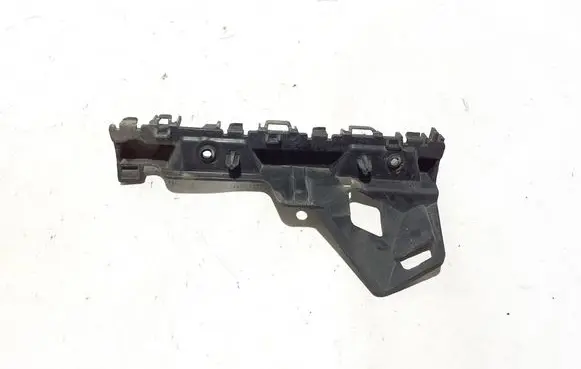 Opel Vivaro Front bumper mounting bracket 622217838R