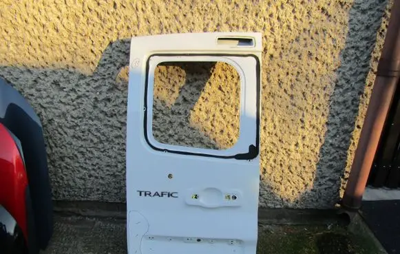 Renault Trafic III (X82) Rear door 6000617141