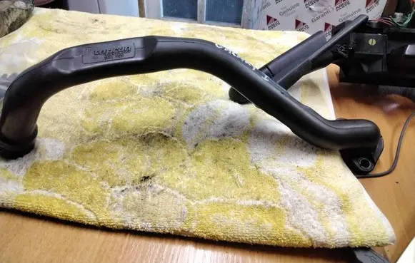 Ford Galaxy Breather hose/pipe 108737