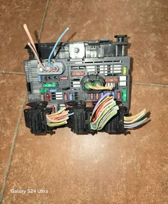 Citroen Berlingo BSM Control unit 9807028880 R05