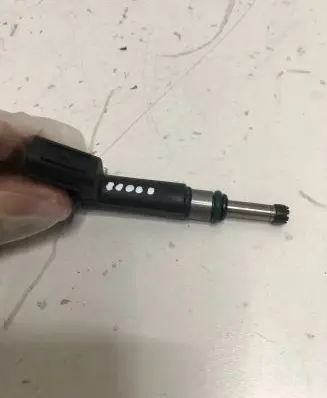 Renault Clio V Fuel injector 