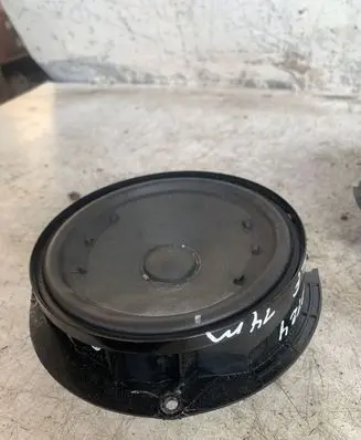Volkswagen Golf VII Rear door speaker