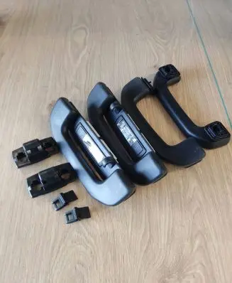 Mercedes-Benz E W213 A set of handles for the ceiling 