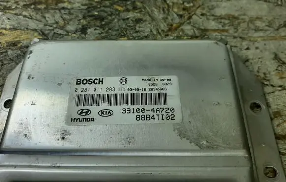 KIA Sorento Engine control unit/module 391004A720 0281011283 88B4TI02