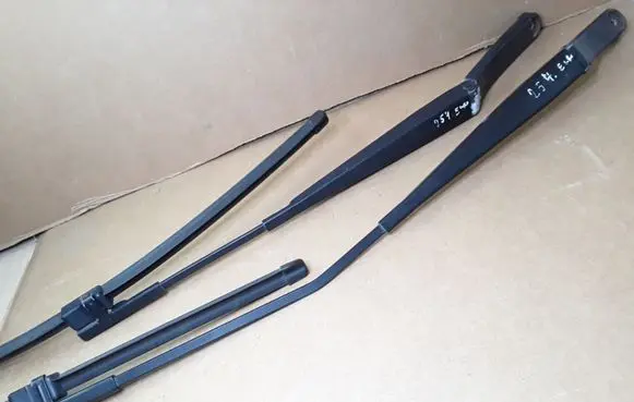Volkswagen Golf V Front wiper blade arm 1K1955409 1K1955410
