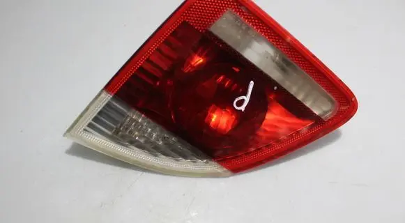 Tailgate rear/tail lights