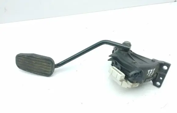 Volvo XC90 Accelerator throttle pedal 8634699