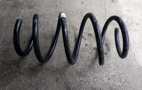 Jeep Cherokee Front coil spring 68372901AA
