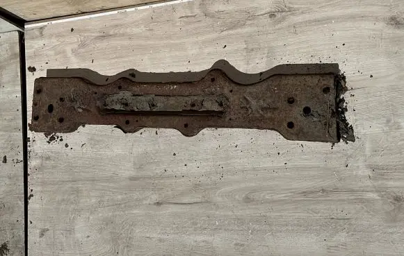 Gearbox mounting bracket