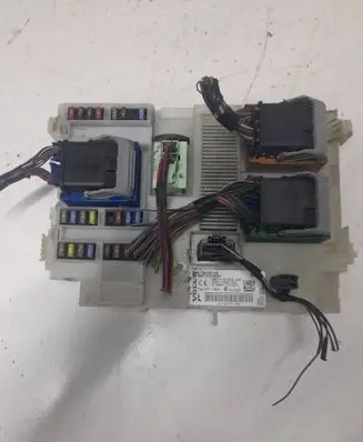 Volvo V70 Relay mounting block 31384933AB H5pla