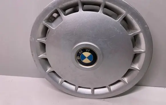 BMW 3 E30 R14 wheel hub/cap/trim 361311791701 11791701