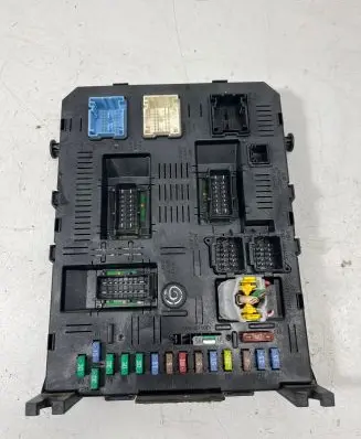 Peugeot 307 Fuse module 9660105980 01170405 BSI2004H01