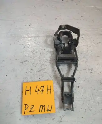 Volkswagen PASSAT B5 Front door exterior handle/bracket 3B0837885