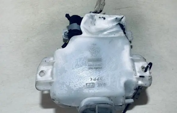 Mitsubishi Pajero Windshield washer fluid reservoir/tank 060351507 060351-507