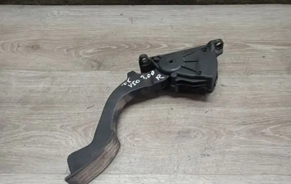 Volvo V50 Accelerator throttle pedal 6PV00864101 4M519F836AH