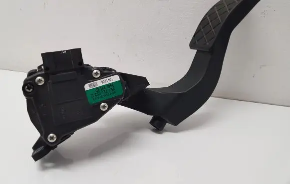 Audi A4 S4 B7 8E 8H Accelerator throttle pedal 8E1721523C