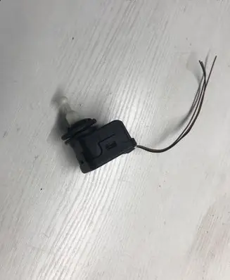 Volkswagen PASSAT B5.5 Headlight level adjustment motor 1J0941295C