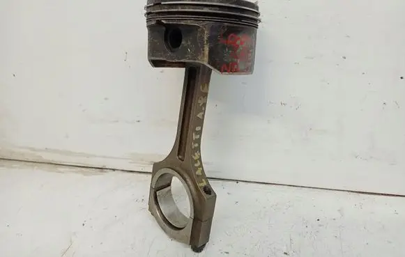 Chevrolet Lacetti Piston with connecting rod