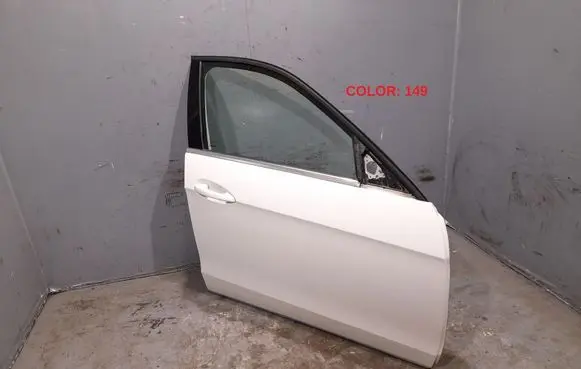 Mercedes-Benz E W212 Front door 2127220200 2127205400