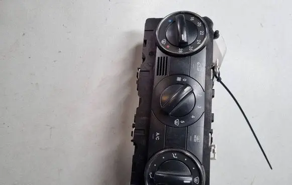 Mercedes-Benz B W245 Climate control unit A1698301985