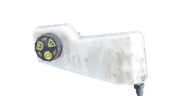 Volvo XC40 Brake fluid reservoir 32214519