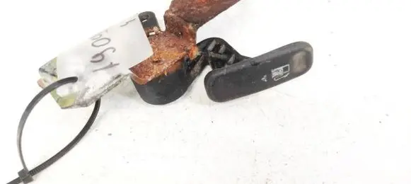 Ford Mondeo Mk III Fuel tank opening switch 