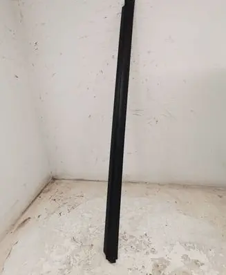 Mercedes-Benz GL X166 Front door glass trim molding A2927250304