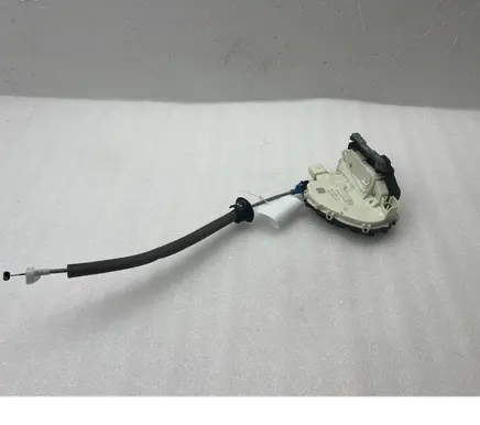 Audi Q2 - Front door lock 8X2837016D