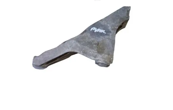 Engine mounting bracket