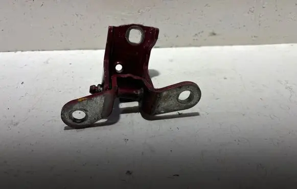 Ford Mondeo Mk III Rear door lower hinge 93BBF26808AK