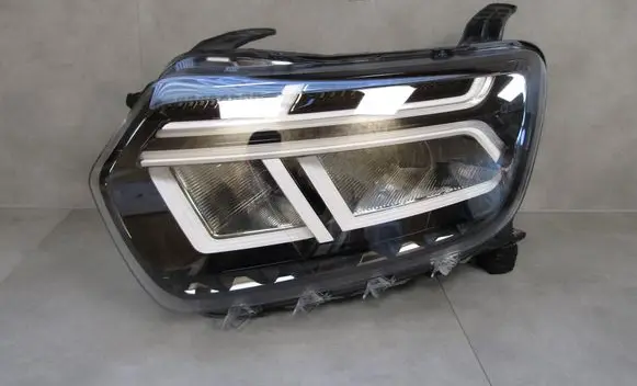 Dacia Duster II Headlight/headlamp 260602465R 421312053C