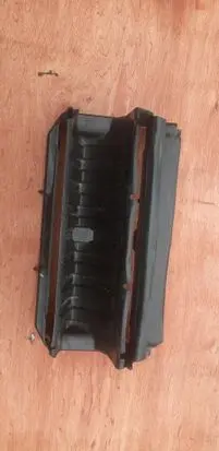 Land Rover Discovery 3 - LR3 Radiator trim DXJ500082