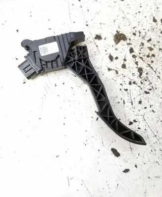 Volkswagen PASSAT B8 Accelerator throttle pedal 5Q1723503H 6PV01062111