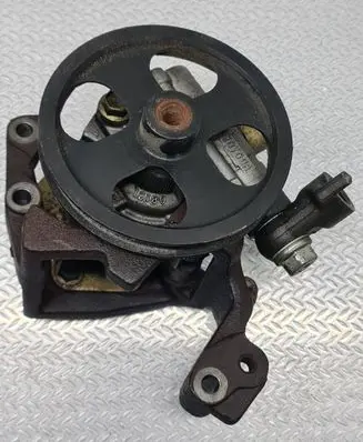 Toyota Corolla Verso AR10 Power steering pump 12180