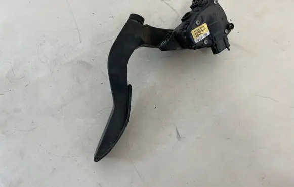 Audi A4 S4 B7 8E 8H Accelerator throttle pedal 8E1723523G